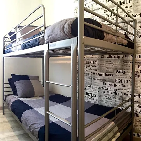 Rue De La Chapelle, Apartment *